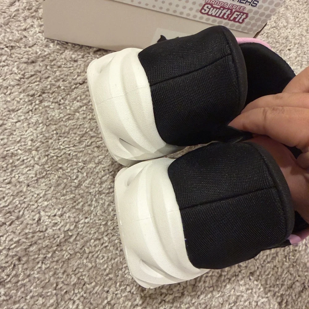 NEW Skechers Women's Glide Step Sneaker - Picture 5 of 7